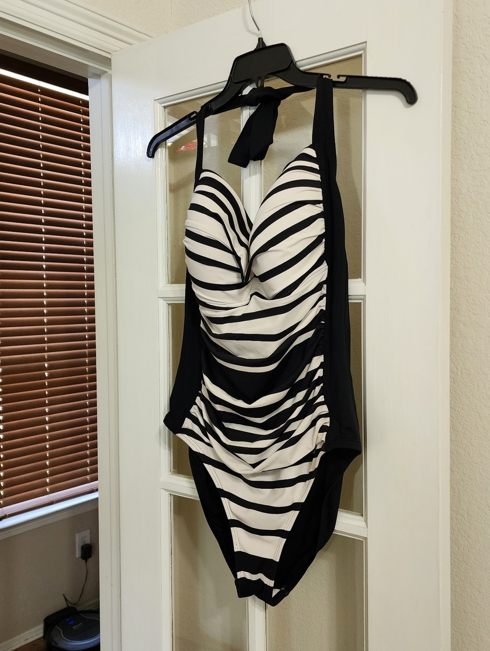 Liz Claiborne 20W Black White Striped Tummy Control Halter Swimsuit - Picture 2 of 15